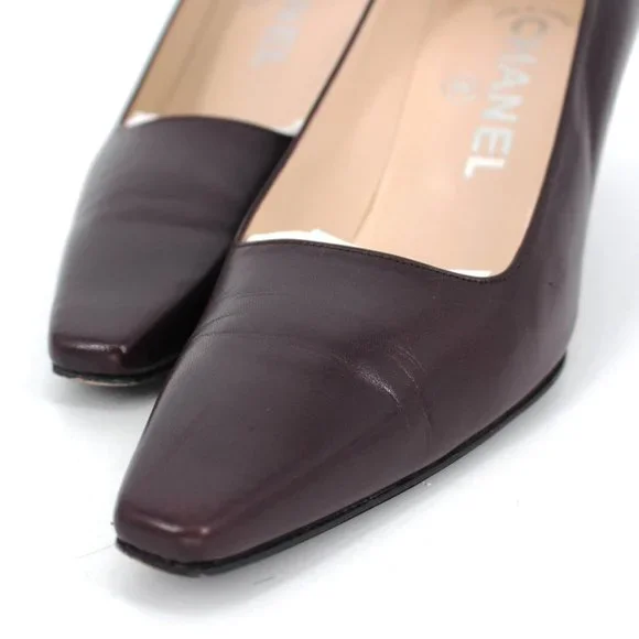 Chanel Metal Logo Leather Pumps 💯 percent Authentic - Picture 5 of 12